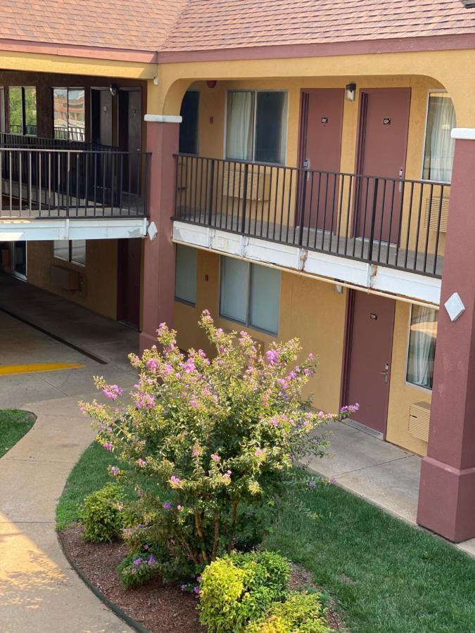Super 8 By Wyndham Midwest City Ok Ngoại thất bức ảnh