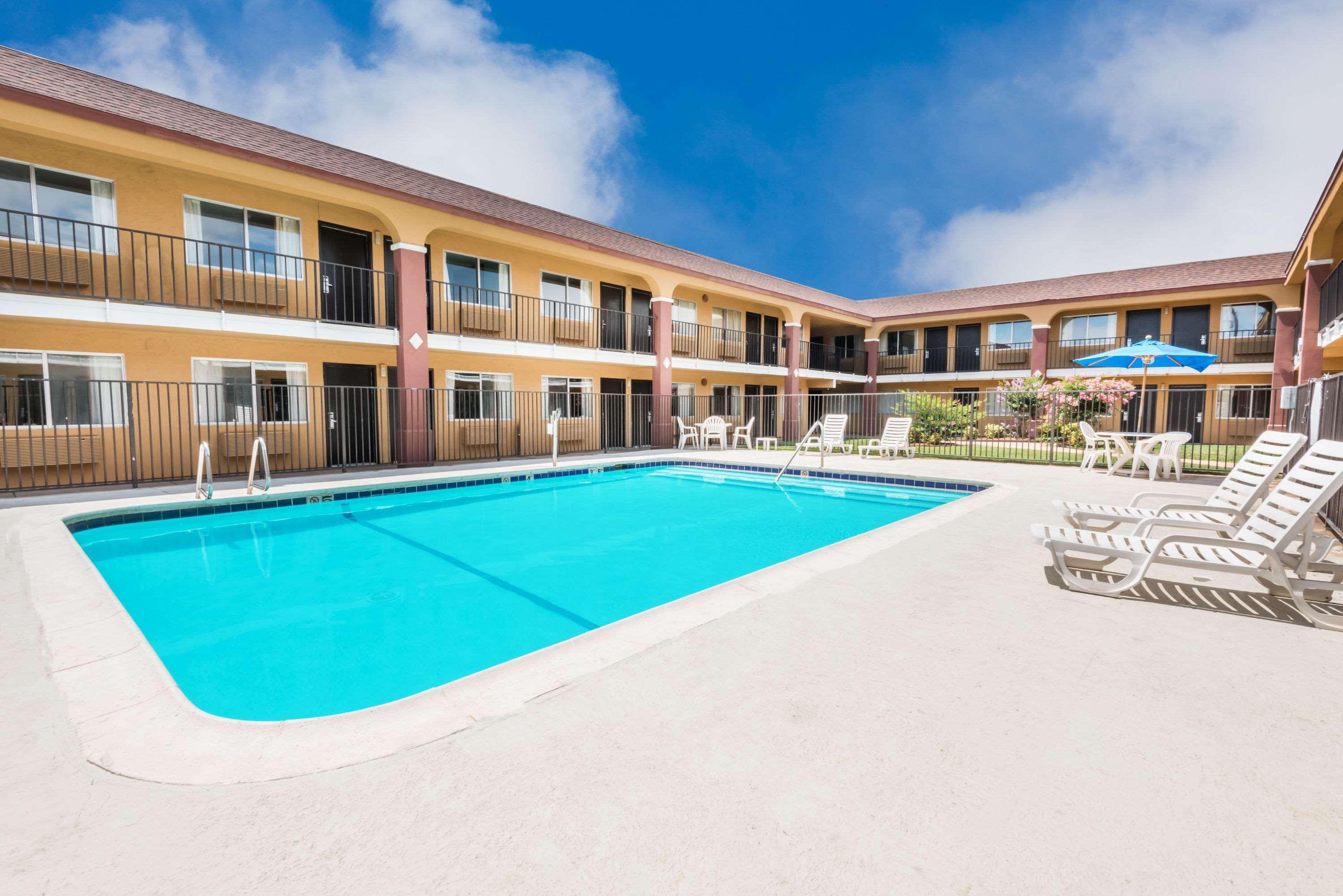 Super 8 By Wyndham Midwest City Ok Ngoại thất bức ảnh