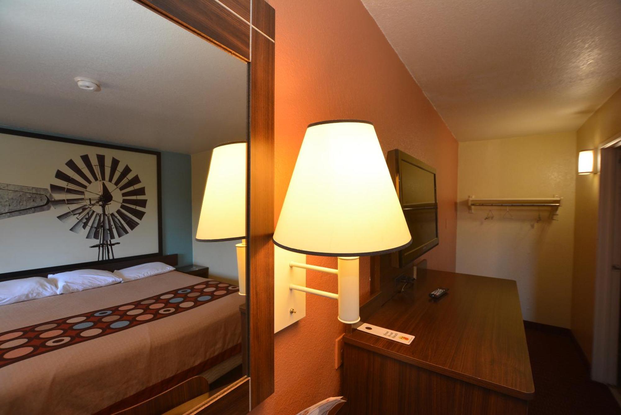 Super 8 By Wyndham Midwest City Ok Phòng bức ảnh