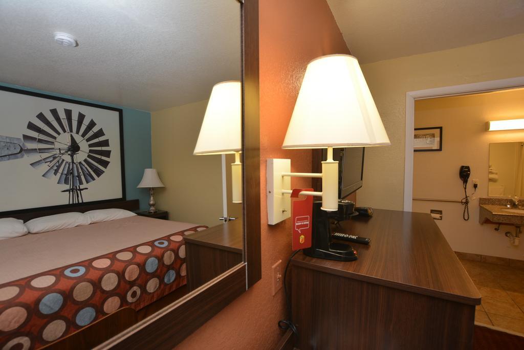 Super 8 By Wyndham Midwest City Ok Ngoại thất bức ảnh