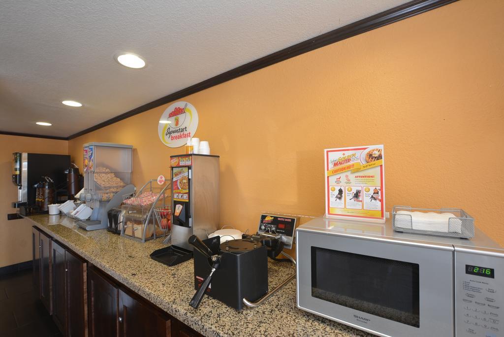 Super 8 By Wyndham Midwest City Ok Ngoại thất bức ảnh